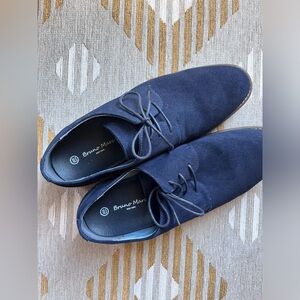 Men’s size 10.5 blue suede shoes.